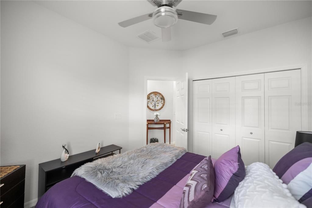 En Venta: $399,000 (5 camas, 3 baños, 2555 Pies cuadrados)