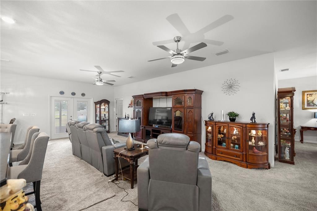 En Venta: $399,000 (5 camas, 3 baños, 2555 Pies cuadrados)