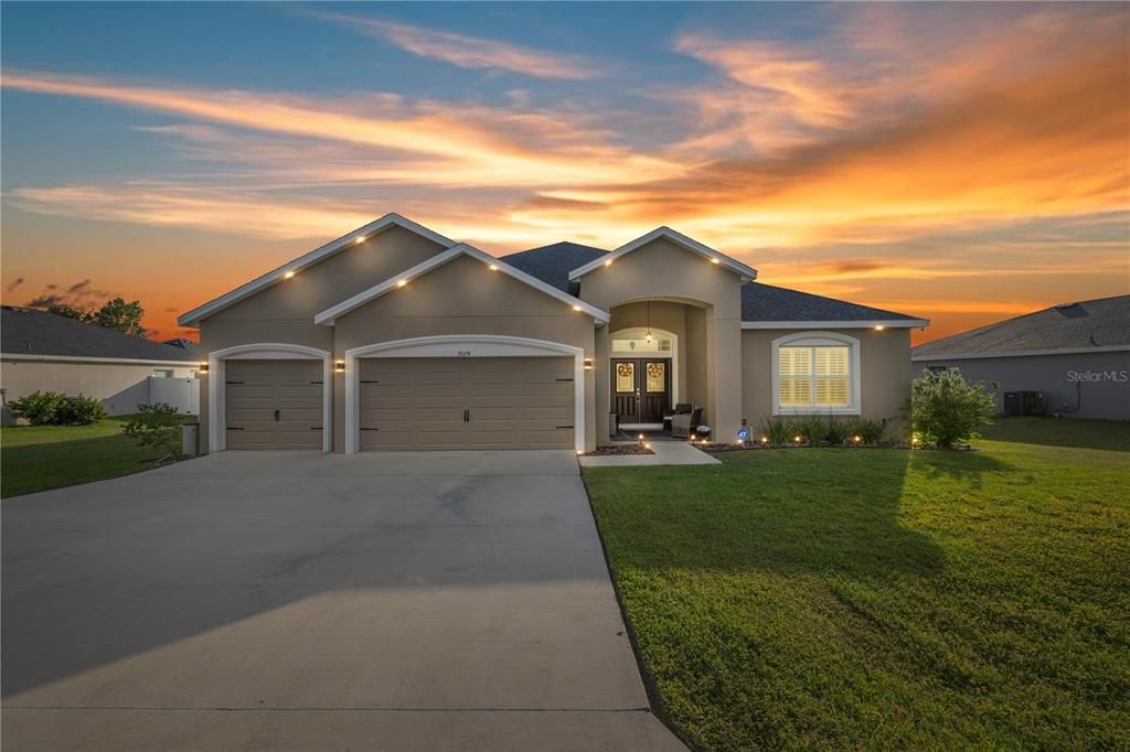 En Venta: $399,000 (5 camas, 3 baños, 2555 Pies cuadrados)