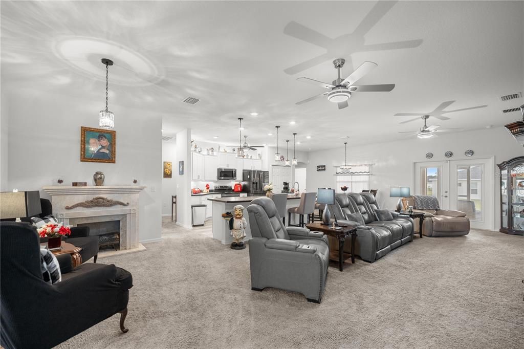 En Venta: $399,000 (5 camas, 3 baños, 2555 Pies cuadrados)