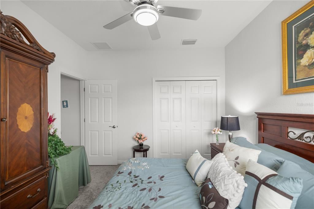 En Venta: $399,000 (5 camas, 3 baños, 2555 Pies cuadrados)