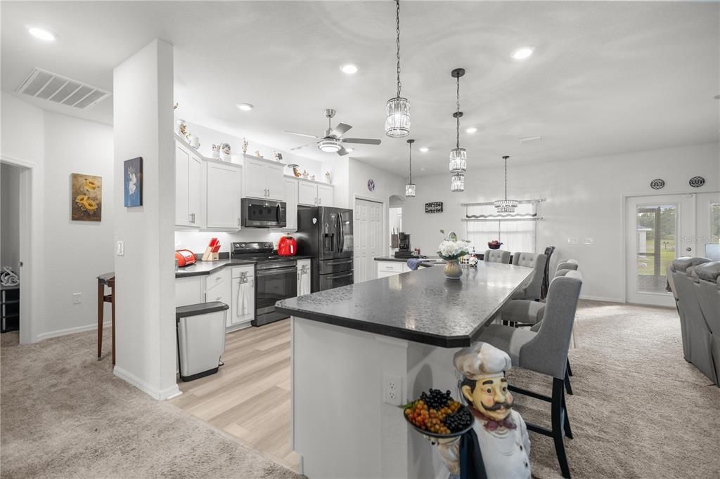 En Venta: $399,000 (5 camas, 3 baños, 2555 Pies cuadrados)