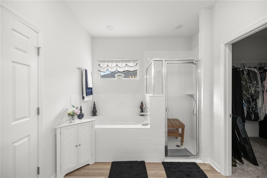 En Venta: $399,000 (5 camas, 3 baños, 2555 Pies cuadrados)