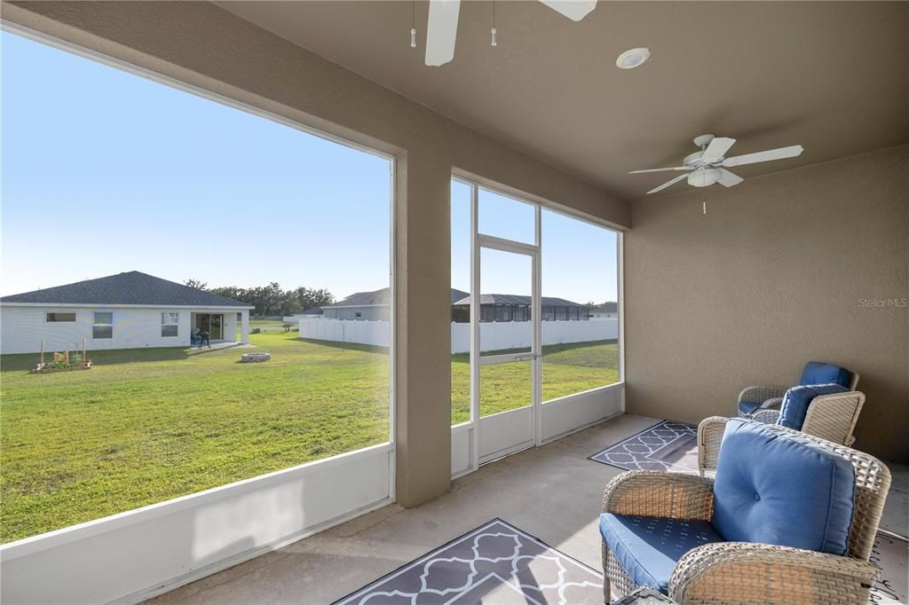 En Venta: $399,000 (5 camas, 3 baños, 2555 Pies cuadrados)