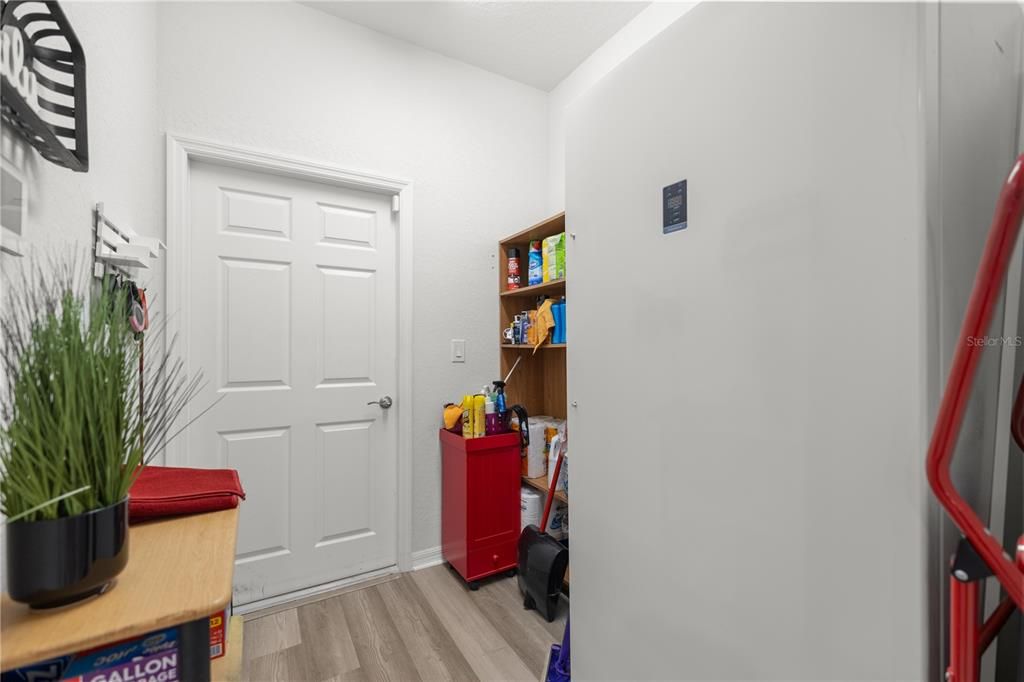 En Venta: $399,000 (5 camas, 3 baños, 2555 Pies cuadrados)