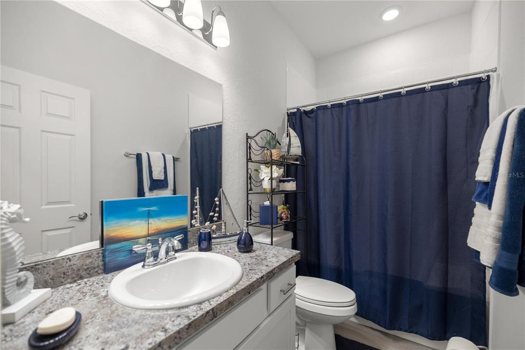 En Venta: $399,000 (5 camas, 3 baños, 2555 Pies cuadrados)