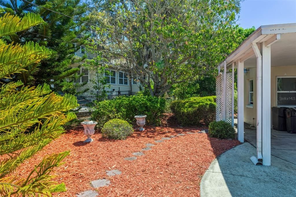 Под контрактом: $599,000 (3 спален, 2 ванн, 1721 Квадратных фут)