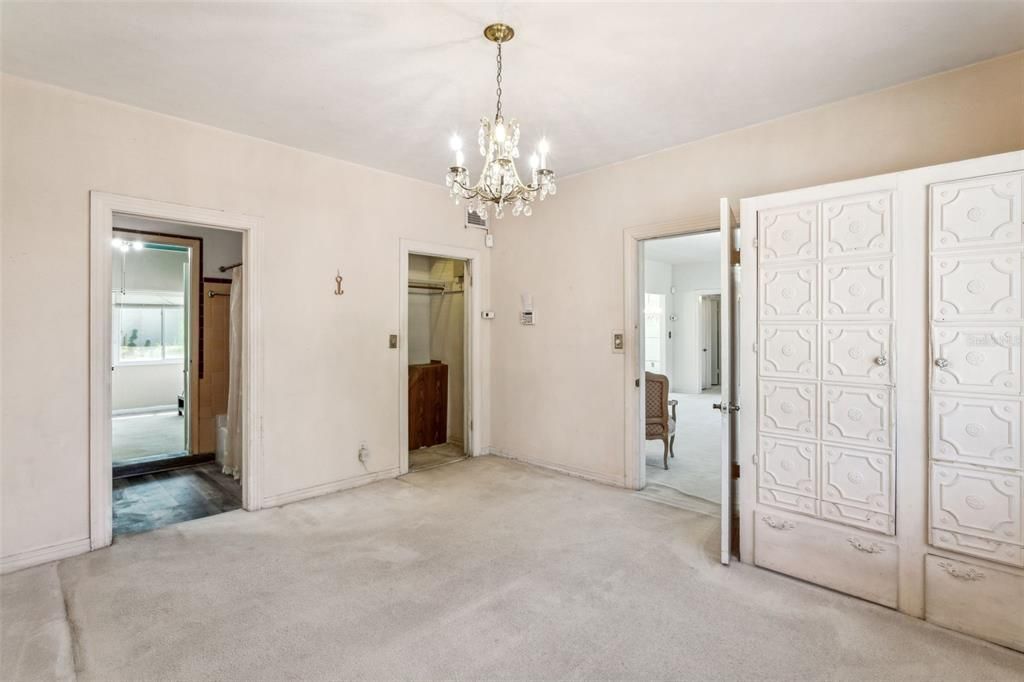 Под контрактом: $599,000 (3 спален, 2 ванн, 1721 Квадратных фут)