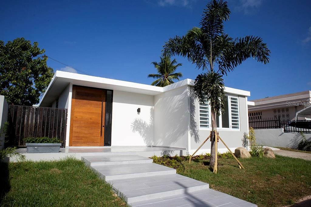 Недавно продано: $360,000 (4 спален, 2 ванн, 4843 Квадратных фут)