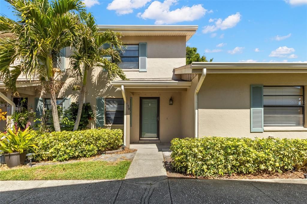 Recently Sold: $229,900 (2 beds, 2 baths, 1035 Square Feet)