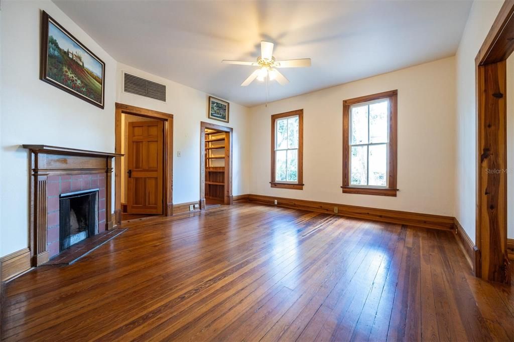 Active With Contract: $565,000 (4 beds, 3 baths, 2892 Square Feet)