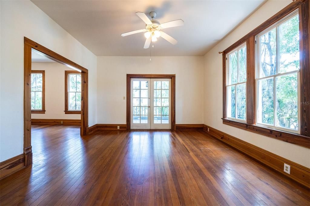 Active With Contract: $565,000 (4 beds, 3 baths, 2892 Square Feet)