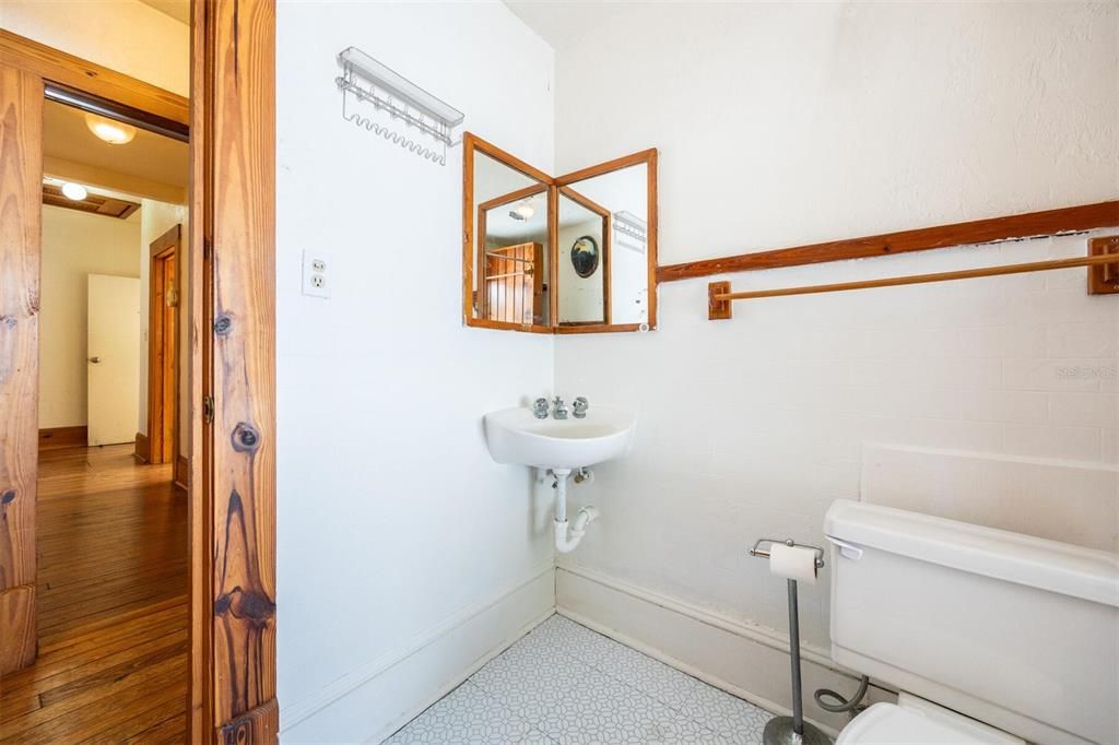 Active With Contract: $565,000 (4 beds, 3 baths, 2892 Square Feet)