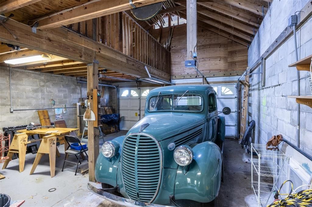 Active With Contract: $565,000 (4 beds, 3 baths, 2892 Square Feet)