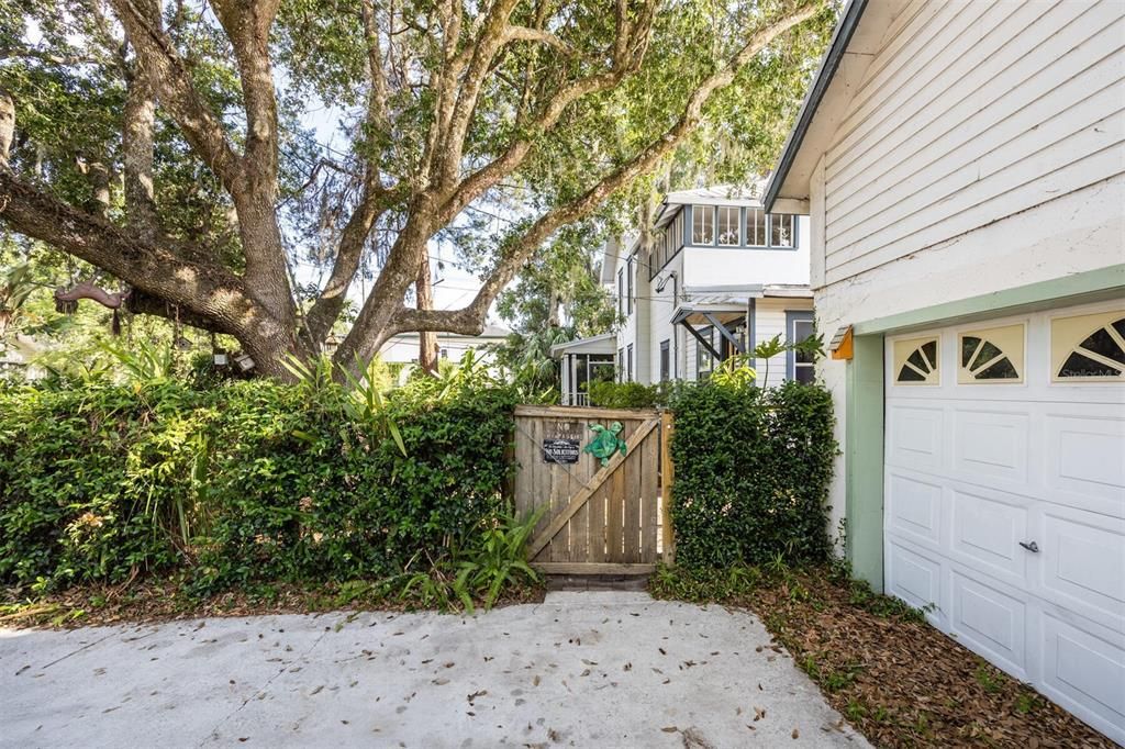 Active With Contract: $565,000 (4 beds, 3 baths, 2892 Square Feet)