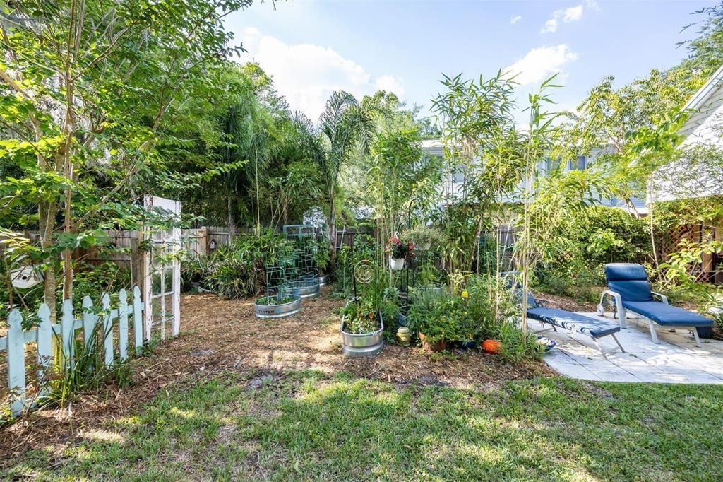 Active With Contract: $565,000 (4 beds, 3 baths, 2892 Square Feet)