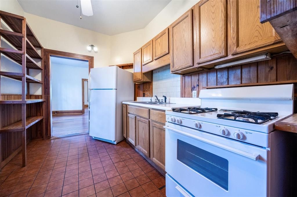 Active With Contract: $565,000 (4 beds, 3 baths, 2892 Square Feet)