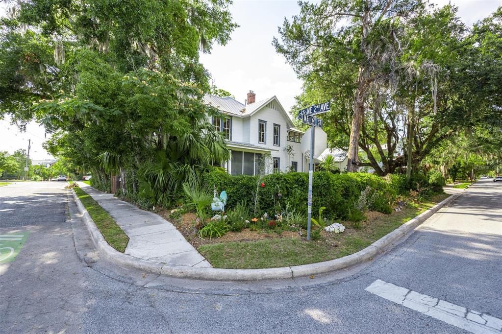 Active With Contract: $565,000 (4 beds, 3 baths, 2892 Square Feet)