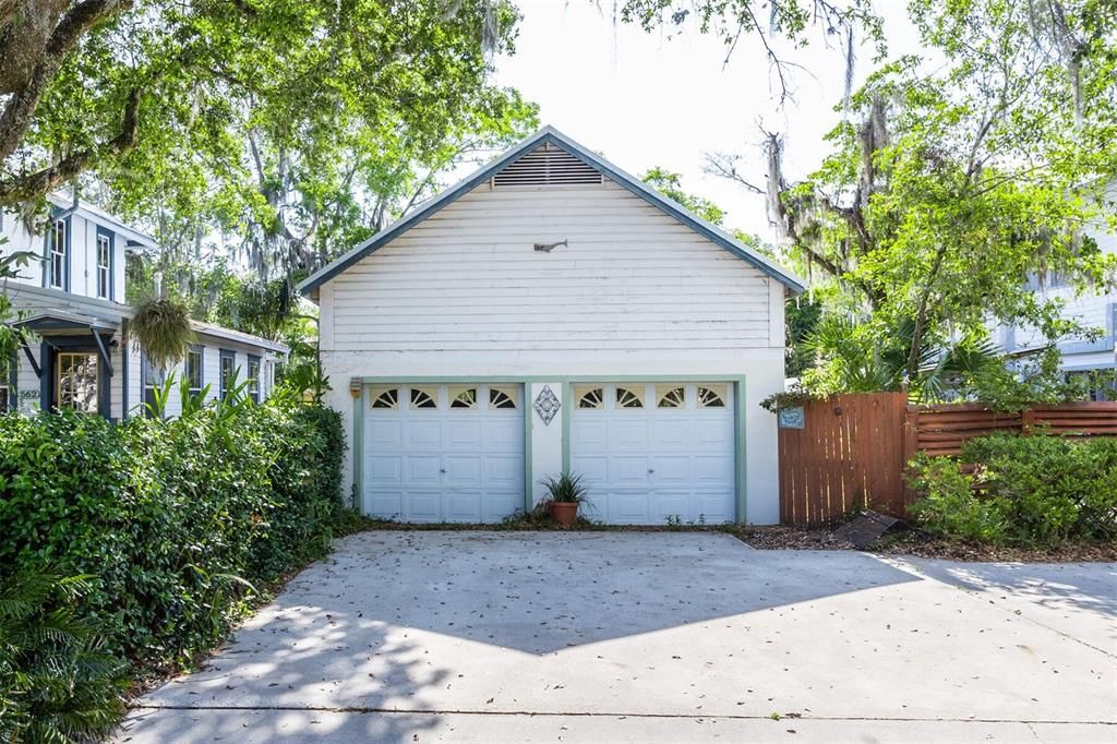 Active With Contract: $565,000 (4 beds, 3 baths, 2892 Square Feet)