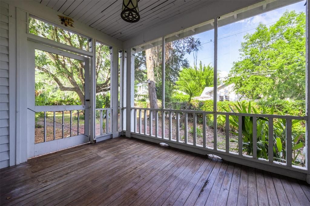 Active With Contract: $565,000 (4 beds, 3 baths, 2892 Square Feet)