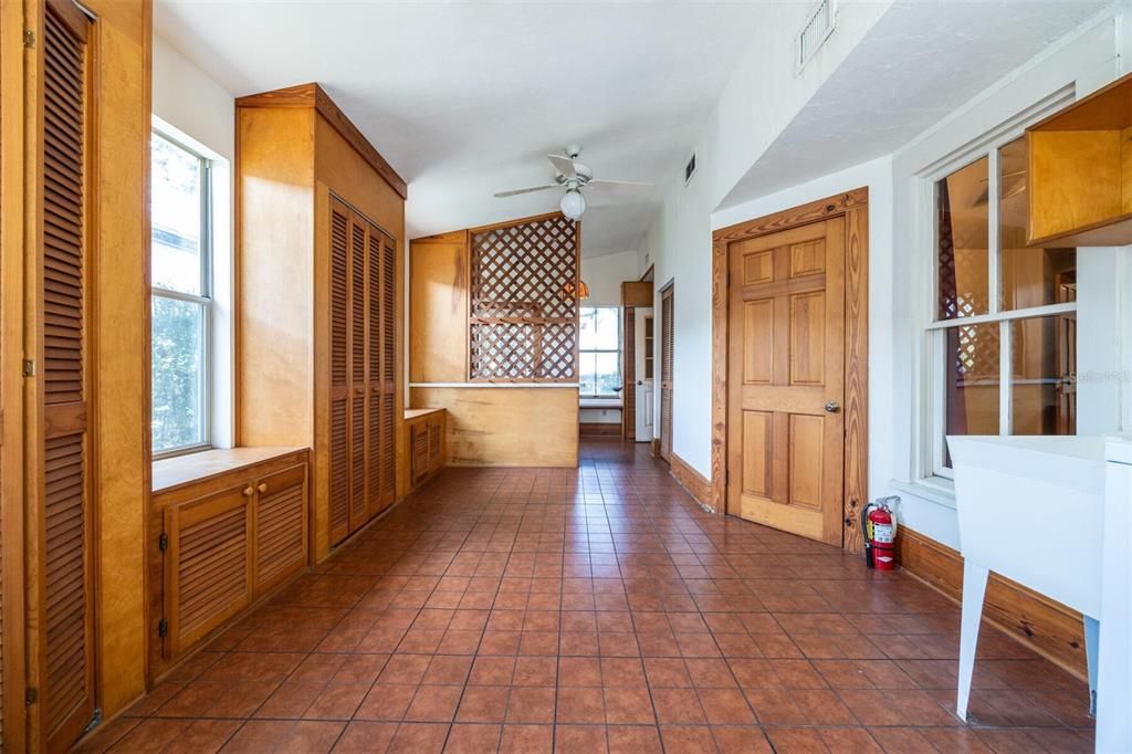 Active With Contract: $565,000 (4 beds, 3 baths, 2892 Square Feet)