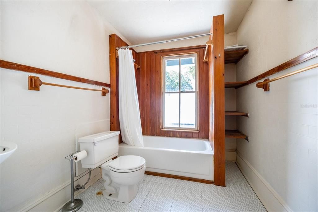 Active With Contract: $565,000 (4 beds, 3 baths, 2892 Square Feet)