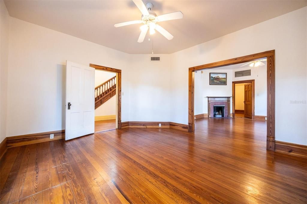 Active With Contract: $565,000 (4 beds, 3 baths, 2892 Square Feet)