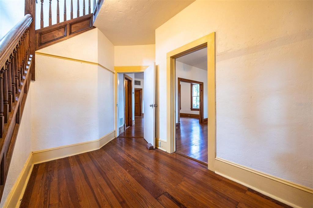 Active With Contract: $565,000 (4 beds, 3 baths, 2892 Square Feet)