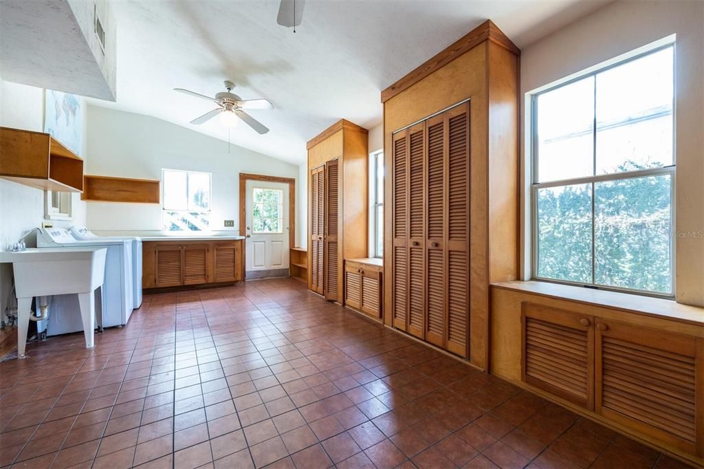 Active With Contract: $565,000 (4 beds, 3 baths, 2892 Square Feet)