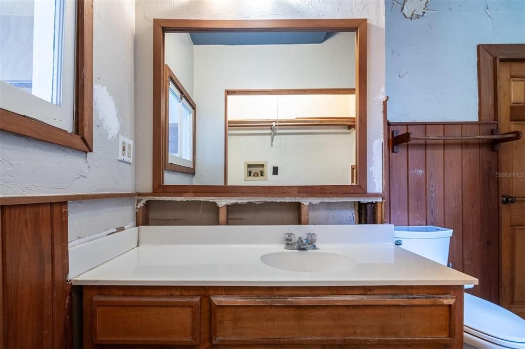 Active With Contract: $565,000 (4 beds, 3 baths, 2892 Square Feet)