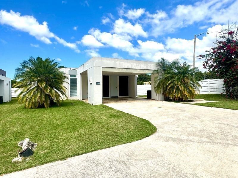 Vendido Recientemente: $395,000 (4 camas, 2 baños, 2000 Pies cuadrados)