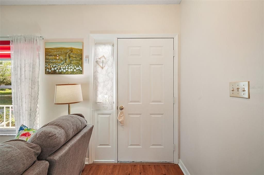 Active With Contract: $198,000 (2 beds, 2 baths, 1420 Square Feet)