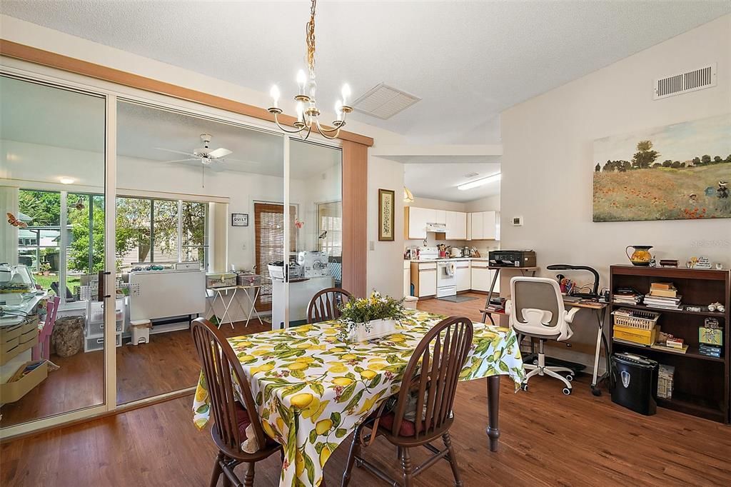 Active With Contract: $198,000 (2 beds, 2 baths, 1420 Square Feet)