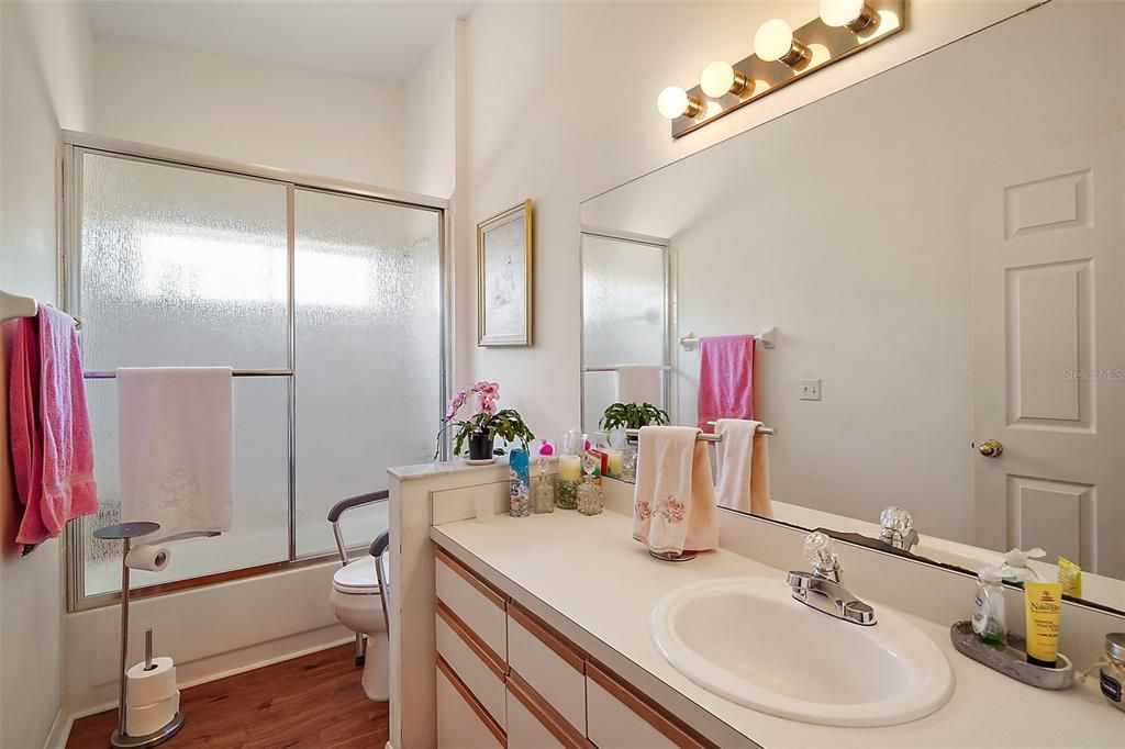 Active With Contract: $198,000 (2 beds, 2 baths, 1420 Square Feet)