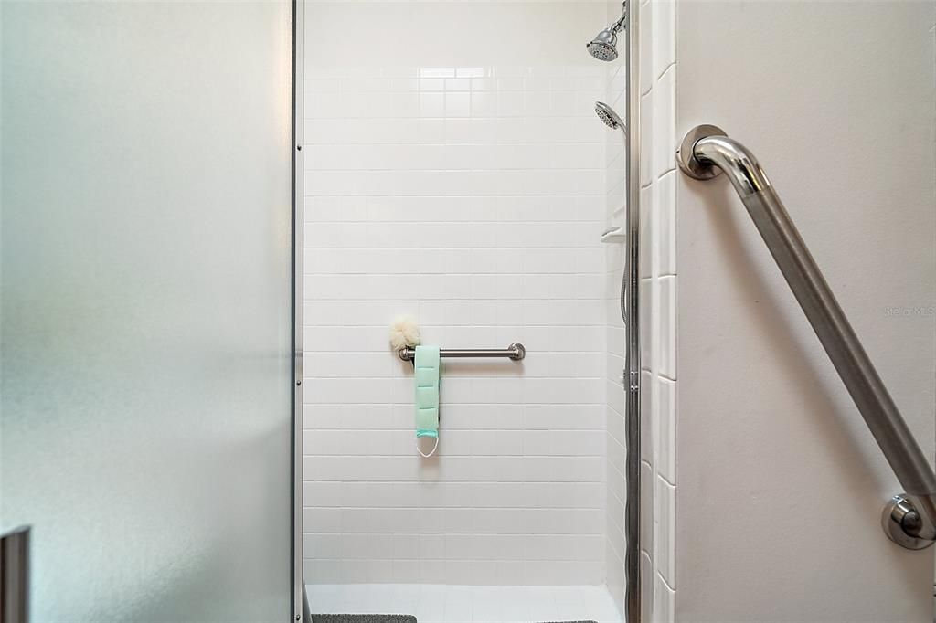 Active With Contract: $198,000 (2 beds, 2 baths, 1420 Square Feet)