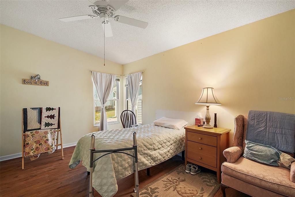 Active With Contract: $198,000 (2 beds, 2 baths, 1420 Square Feet)