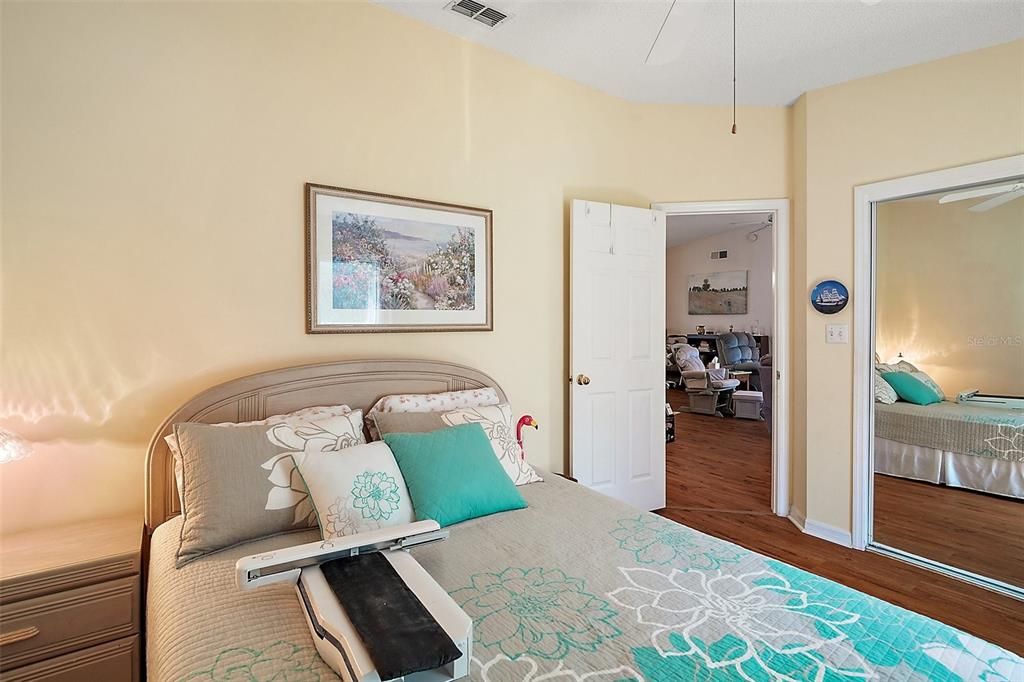 Active With Contract: $198,000 (2 beds, 2 baths, 1420 Square Feet)