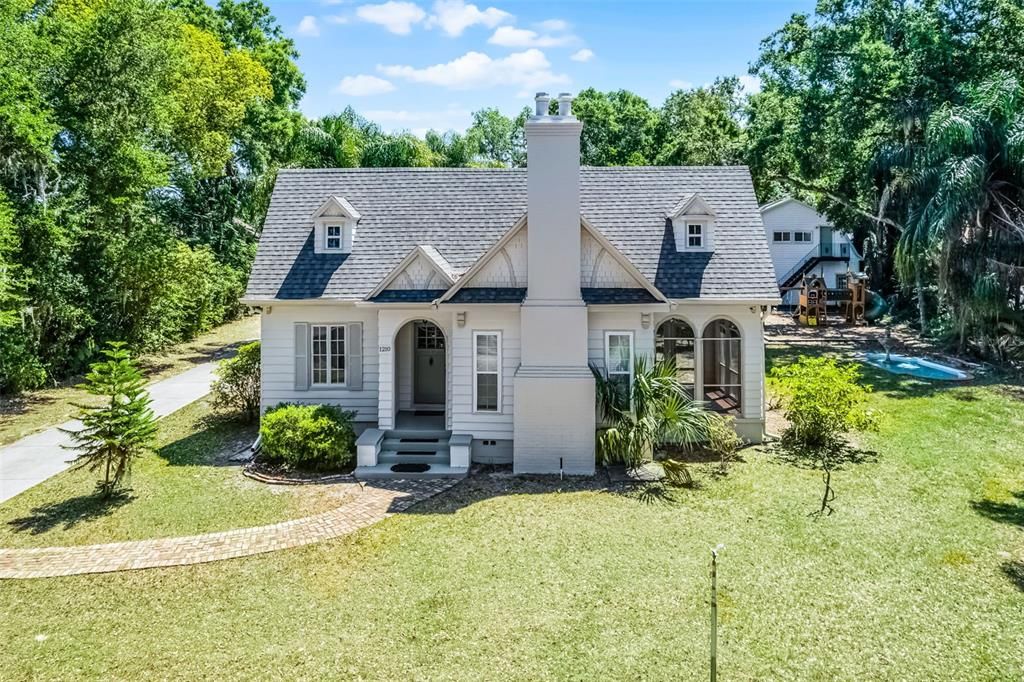 Recently Sold: $830,000 (2 beds, 2 baths, 1651 Square Feet)