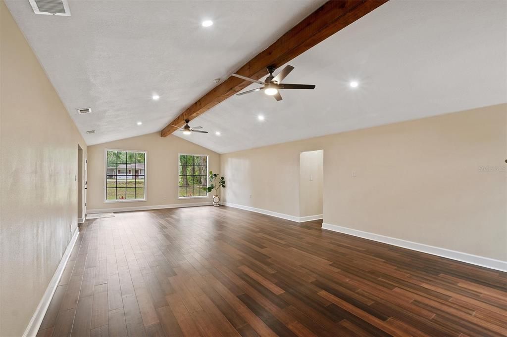 En Venta: $450,000 (3 camas, 2 baños, 1695 Pies cuadrados)