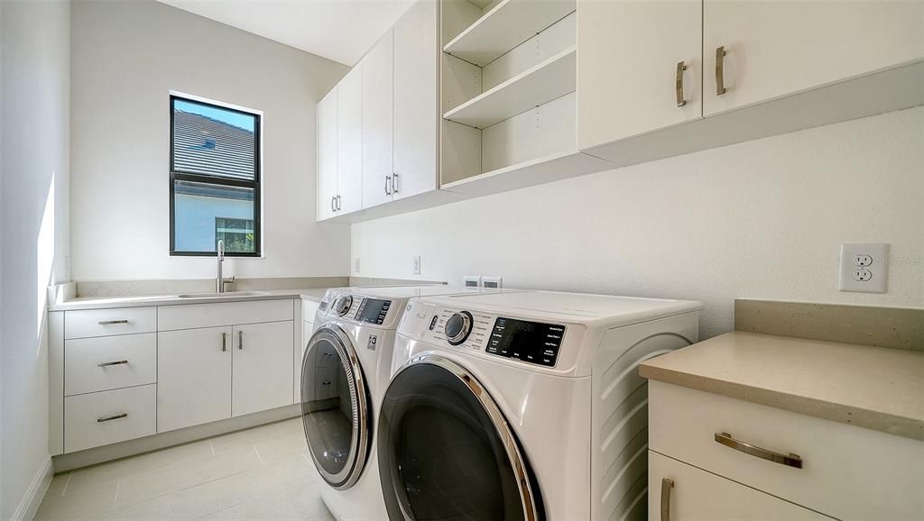 На продажу: $1,199,990 (3 спален, 3 ванн, 2562 Квадратных фут)