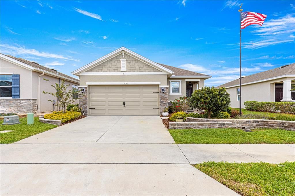 Recently Sold: $359,000 (3 beds, 2 baths, 1504 Square Feet)