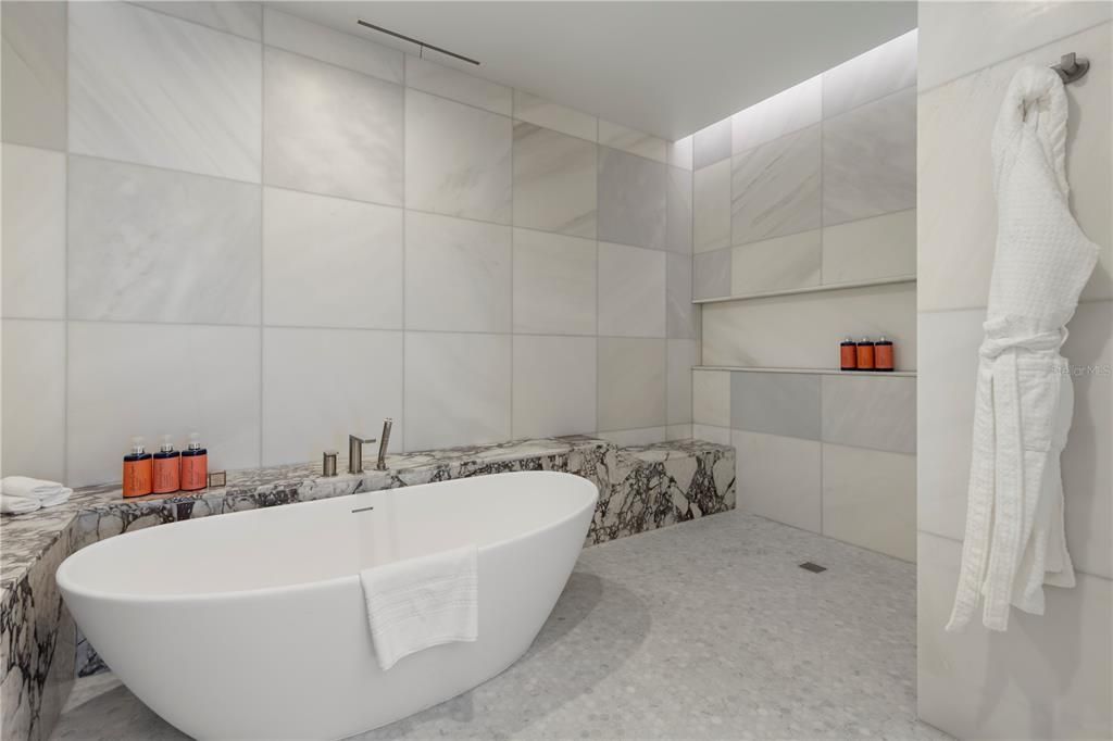 For Sale: $10,250,000 (4 beds, 4 baths, 7015 Square Feet)