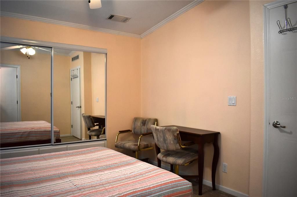 Activo con contrato: $148,900 (2 camas, 2 baños, 770 Pies cuadrados)