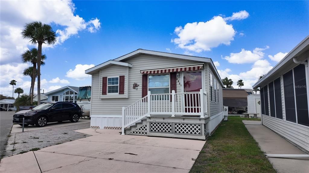 Activo con contrato: $148,900 (2 camas, 2 baños, 770 Pies cuadrados)