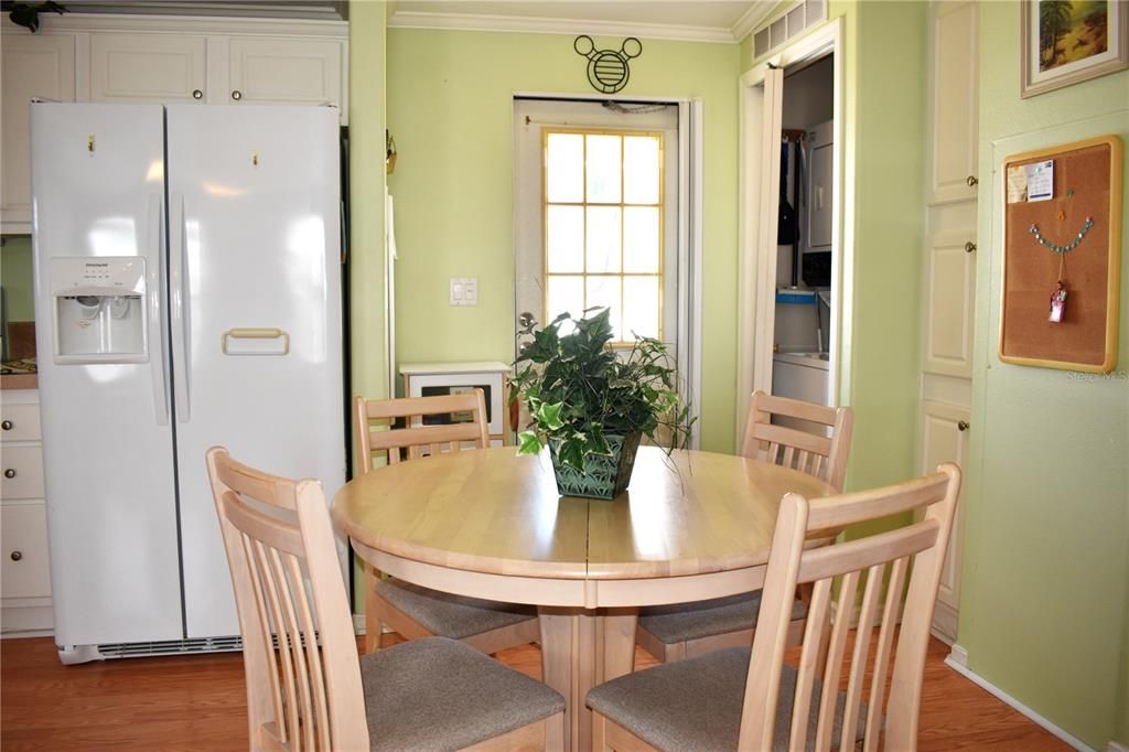 Activo con contrato: $148,900 (2 camas, 2 baños, 770 Pies cuadrados)