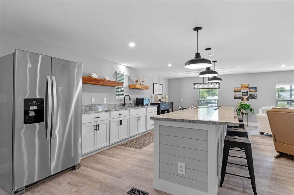 En Venta: $313,900 (3 camas, 2 baños, 1704 Pies cuadrados)