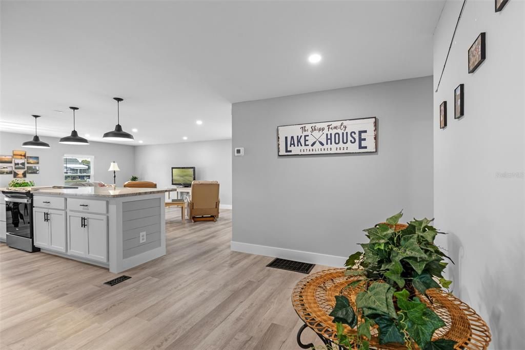 En Venta: $313,900 (3 camas, 2 baños, 1704 Pies cuadrados)