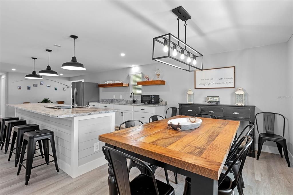 En Venta: $313,900 (3 camas, 2 baños, 1704 Pies cuadrados)