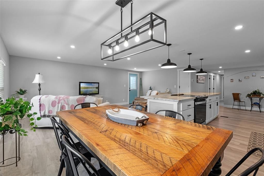 En Venta: $313,900 (3 camas, 2 baños, 1704 Pies cuadrados)