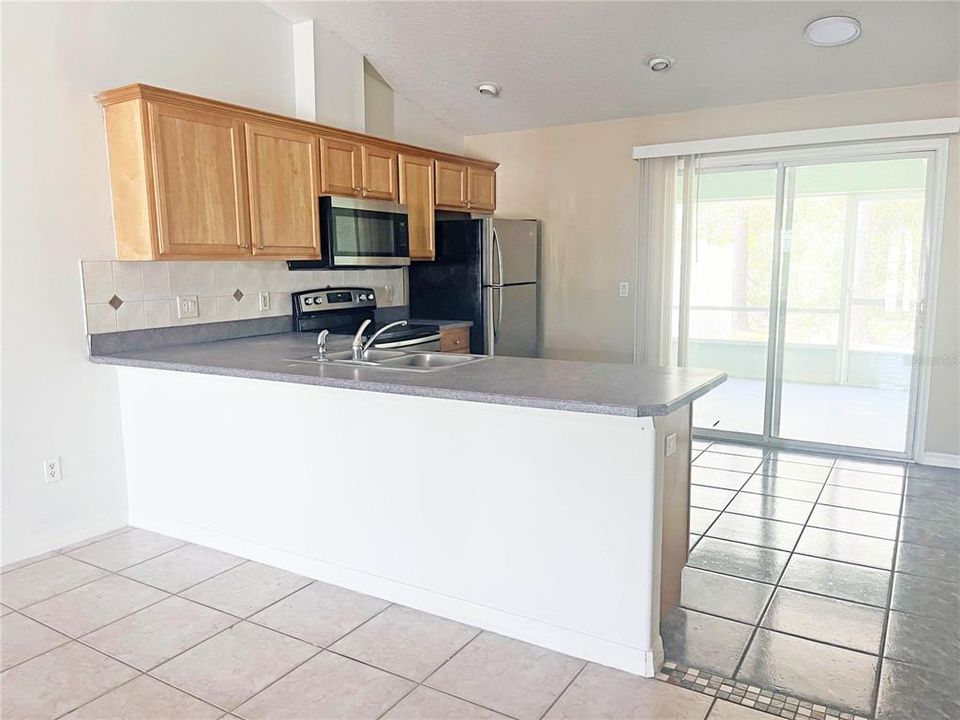 For Sale: $450,000 (6 beds, 0 baths, 2669 Square Feet)